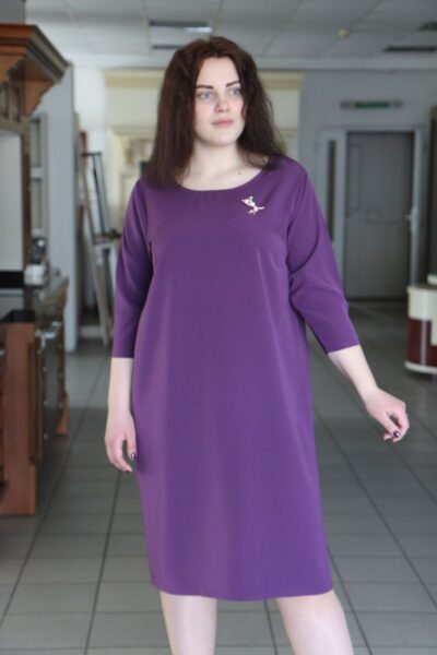 Женское платье  прямого силуэта с круглым вырезом цвет лиловый 000-483 - Victorya-Shop.com